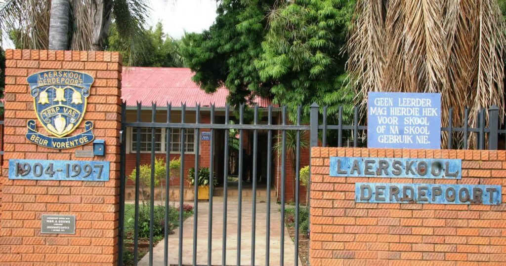 Laerskool Derdepoort Primary School - cover image