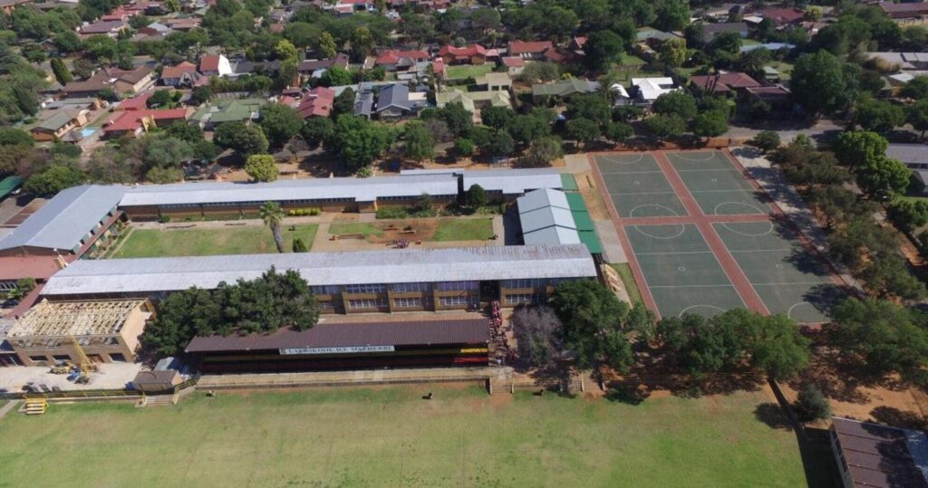 Laerskool DF Malherbe Primary School - cover image
